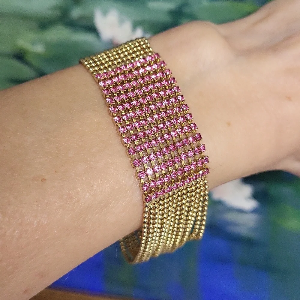 Pink Crystals & Goldtone Vintage Bracelet 💗 Like New Condition - Picture 5 of 9